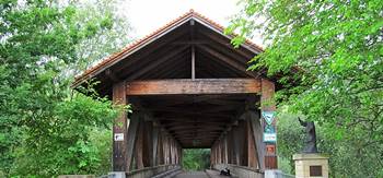 ketscher brücke zum naturschutzgebiet rheininsel